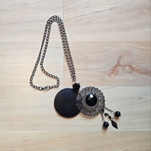 Jewelry Costume Necklace Medallion with Dangles - Picture 4 of 5